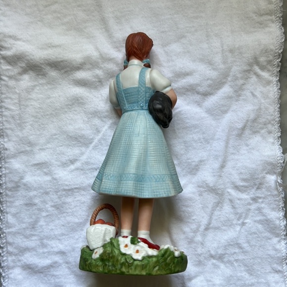 Avon Judy Garland as Dorothy from The Wizard of Oz, circa 1985, 5.5 inches - Picture 2 of 4